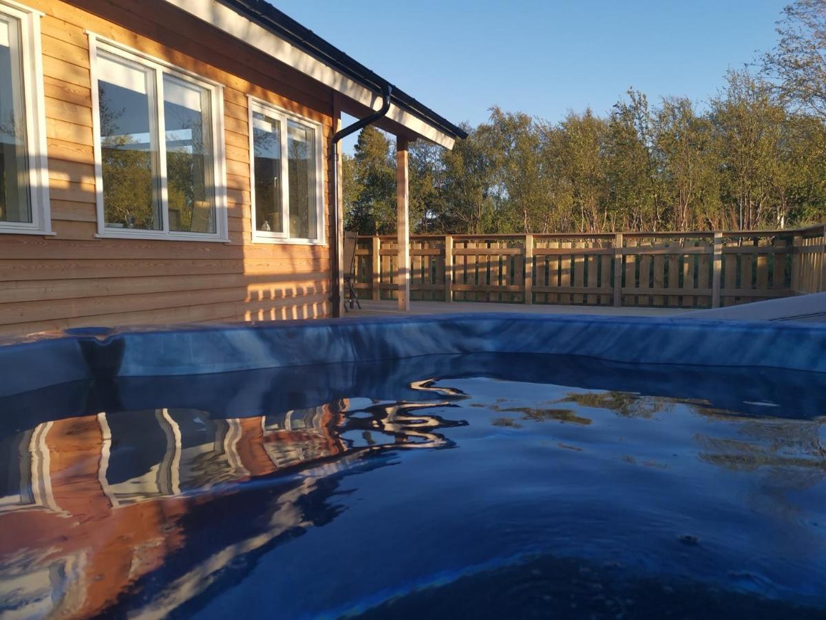 Hotel Kjarnalundur- Aurora Dream - Lodges And Rooms Akureyri Eksteriør billede